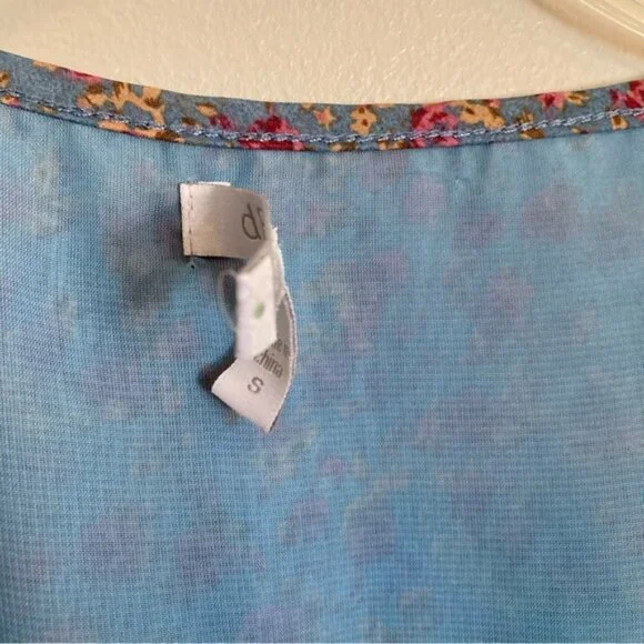 4/$10 - dELiA*s Floral Ruffle-Front Dress - Picture 6 of 6